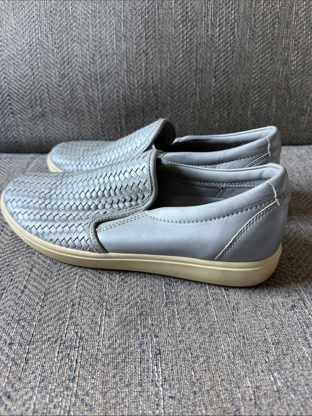 Ecco Soft 7 Slip-On Women’s Danish Style Woven Metallic Silver Gray Sneaker 40